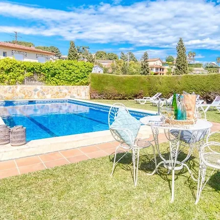 Sleeps 7 Pool Wifi *
